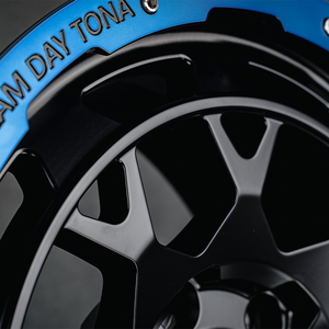 Estructura de Rueda Forjada 4X4 de 17 y 18 Pulgadas, Totalmente en Satinado u Otro Color Personalizado con Borde Delantero Pintado en Azul - Product Image 5