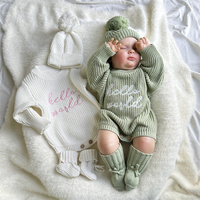 Combinaison en tricot de coton doux pour nouveau-né, brodée, avec annonce de naissance, ensemble assorti en tricot blanc, prix de gros, faible MOQ, tailles assorties