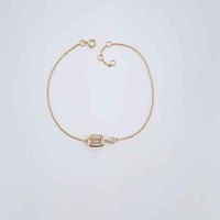 Romantisches Elegantes Minimalistisches Smaragdschliff-Armband mit Fancy Pink Laborgezüchteten Diamanten, Verstellbar, 18K Gelbgold, Feiner Damenschmuck