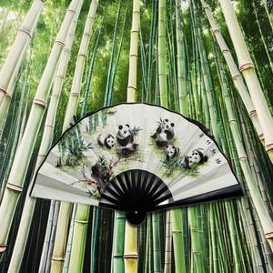 Abanico de mano de seda de doble cara estilo chino con diseño de panda tallado en bambú para decoración del hogar y festivales - Product Image 4