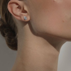 Diamant taille poire certifié IGI 1ct chaque boucle d'oreille 2ct <span class=keywords><strong>tcw</strong></span> en or 18 carats - Product Image 4