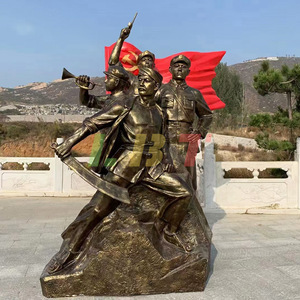 Escultura de Soldado Rojo de Imitación de Bronce en Fibra de Vidrio Libit, Figura Hecha a Mano para Montar en el Suelo Exterior - Product Image 2