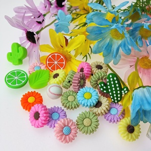 Cuentas focales de silicona de grado alimenticio con diseño de margarita a granel para pulseras, bolígrafos y llaveros de silicona - Product Image 2