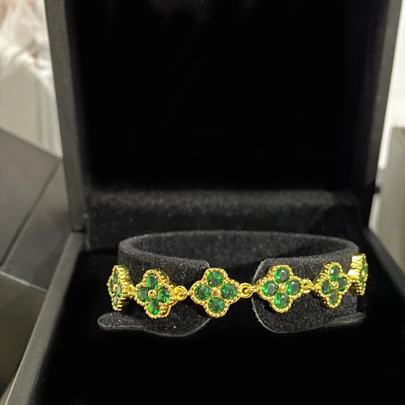 Bracelet à quatre feuilles [pointe verte]