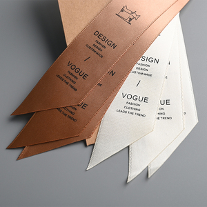 Etiqueta colgante <span class=keywords><strong>para</strong></span> <span class=keywords><strong>ropa</strong></span>, etiqueta colgante de <span class=keywords><strong>ropa</strong></span> de papel de marca impresa personalizada de lujo <span class=keywords><strong>para</strong></span> <span class=keywords><strong>ropa</strong></span> - Product Image 3