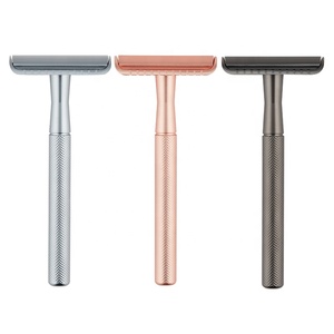 Mango de maquinilla de afeitar de seguridad de latón, hoja de afeitar de doble filo, color rosa - Product Image 1