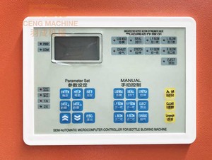Machine de soufflage de bouteilles <span class=keywords><strong>d</strong></span>'<span class=keywords><strong>eau</strong></span> en plastique PET Eceng à deux étapes semi-automatique de <span class=keywords><strong>18</strong></span> <span class=keywords><strong>litres</strong></span>, 19 <span class=keywords><strong>litres</strong></span>, 20 <span class=keywords><strong>litres</strong></span>, <span class=keywords><strong>pour</strong></span> la fabrication de bouteilles de 5 gallons - Product Image 5
