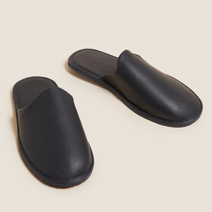 Pantoufles d'intérieur en cuir PU noir à bout fermé, personnalisables avec logo, pour la vente en gros - Product Image 2