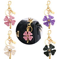 Porte-clés Fleur en Résine avec Strass, Breloque Florale Colorée pour Sac avec Fermoir Métallique Doré, Cadeau pour Filles et Femmes, Accessoires de Sac