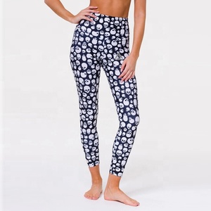 Leggings de yoga taille haute pour femme, longueur genou, effet ventre plat, en Spandex/Polyester, respirants, séchage rapide, pour entraînement et course à pied - Product Image 1