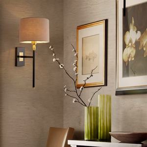 Lámpara de pared de latón de metal de lujo de alta calidad minimalista moderna con pantalla de <span class=keywords><strong>fax</strong></span> de tela negra - Product Image 4