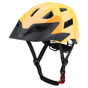 Casco para niños, casco de ciclismo, material transpirable de PC EPS con visera para niños - Product Image 4