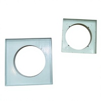 Insert carré moderne en aluminium et plastique conçu pour l'installation au plafond