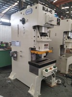 Perforateur Besco Power Pres pour métaux, aluminium et tôles, machine à œillets pneumatique et perforateur de type arcade