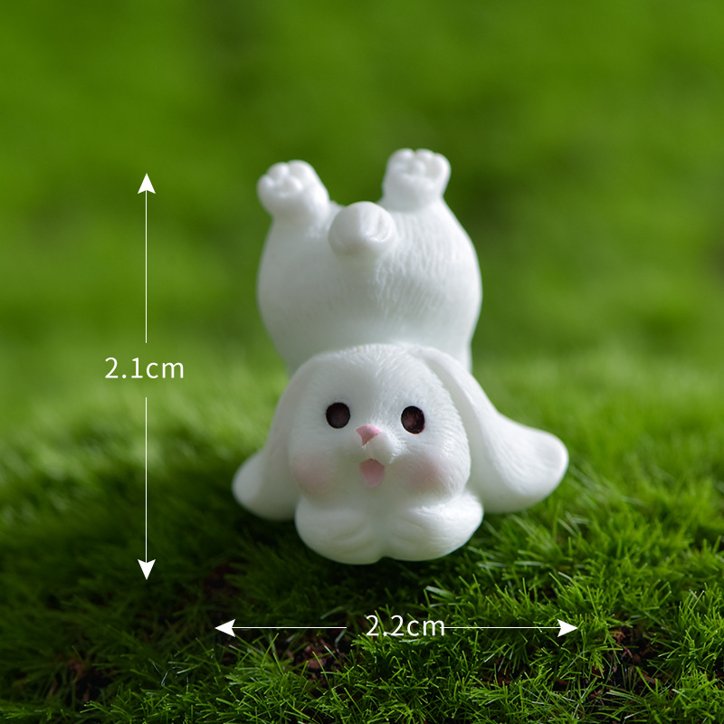 Light gray No. 7 perky-tailed rabbit