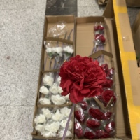 Q-1112 Vente en gros de fleurs artificielles à toucher réel, œillets simples pour la décoration de la maison
