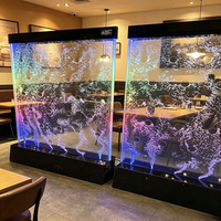 Paroi d'eau à bulles LED RGB acrylique télécommandée, autoportante, moderne, écologique, largeur personnalisable pour centres commerciaux, hôtels, villas