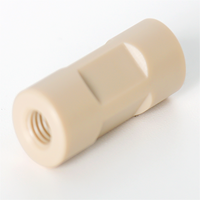 Usinage CNC sur mesure en acier inoxydable PEEK pour l'usinage de fils filetés internes, isolation haute température, faible friction, précision