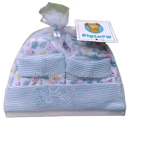 Briantex Ensemble de 3 pièces chaudes de haute qualité pour bébé Chaussettes pour bébé Chapeaux pour bébé - Product Image 1