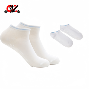 Calcetines de Yoga Antideslizantes CZFIT para Deportes en Interiores, Amigables con la Piel, Cómodos, Amortiguadores, Transpirables y Personalizables - Product Image 3