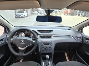 Voiture Dongfeng <span class=keywords><strong>Peugeot</strong></span> <span class=keywords><strong>308</strong></span> 5-Seat voiture à essence à transmission automatique d'<span class=keywords><strong>occasion</strong></span> avec toit ouvrant panoramique - Product Image 5