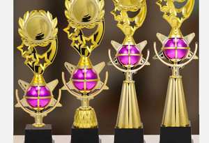 Trofeos de fútbol de diseño profesional del fabricante Trofeo de baloncesto de <span class=keywords><strong>todos</strong></span> los colores Venta caliente Artes y manualidades de diseño gratuito - Product Image 5