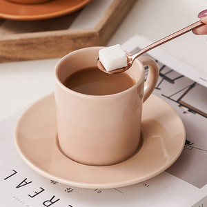 Tazza e piattino da tè <span class=keywords><strong>in</strong></span> ceramica personalizzati smaltati colorati personalizzati Set tazza da tè e piattino europei con supporto <span class=keywords><strong>in</strong></span> <span class=keywords><strong>ferro</strong></span> - Product Image 6