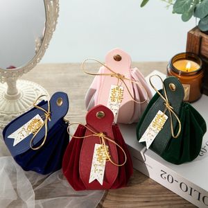 Venta al por mayor de terciopelo de lujo personalizado cordón boda bolsa de dulces de cuero Pu dulce regalo joyería bolsa bolsas para boda - Product Image 5