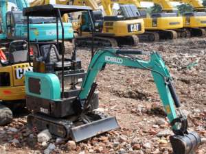 Mini-excavatrice Kobelco SK17 d'occasion fabriquée au Japon - Heures de travail réduites, machines de construction à petite échelle en stock - Product Image 4