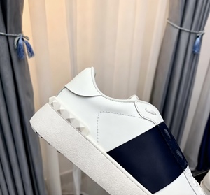 Giày thể thao nam nữ cao cấp, thiết kế thời trang, đế cao, chất liệu lưới thoáng khí, kiểu dáng bất hủ. - Product Image 6