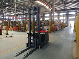 Apilador de contrapeso eléctrico completo de 1500kg y 4500mm Apilador de carretilla elevadora eléctrica contrapesada - Product Image 6