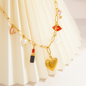 Collier pendentif en forme de rouge à lèvres plaqué or 18 carats, chaîne de clavicule, bijou fantaisie, cadeau pour femme, accessoire de mode - Product Image 2