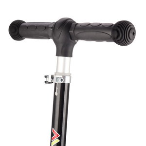 Deux trottinettes pliantes pour enfants avec roues en PU et éclairage - Product Image 3