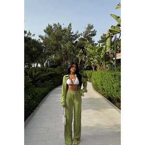 ชุดเสื้อสเวตเตอร์ผู้หญิงสีเขียวมะกอก คอลเลคชั่นทีมวิลมา - Product Image 2