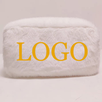 Pochette à maquillage personnalisée brodée, mignonne, pour filles, en peluche moelleuse, pochettes douces et duveteuses, portables, avec fermeture éclair, en fourrure d'hiver, pour le maquillage et les cosmétiques