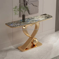 Table d'entrée de luxe avec design en forme de cœur, base en métal doré brillant, table décorative pour couloir, plateau en pierre frittée, console