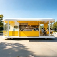 Voiture de restauration mobile avec cuisine intégrée et buffet en libre-service