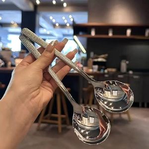 ช้อนสแตนเลสลายค้อนแบบใช้ซ้ำได้ ทนทาน พร้อมโลโก้สั่งทำพิเศษ บรรจุภัณฑ์ฉลากส่วนตัว สำหรับโต๊ะอาหาร - Product Image 1