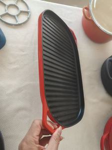 Plaque de cuisson en <span class=keywords><strong>fonte</strong></span> <span class=keywords><strong>émaillée</strong></span> à deux poignées, antiadhésive et côtelée, pour barbecue domestique et cuisson de steaks – Vente en gros usine - Product Image 2