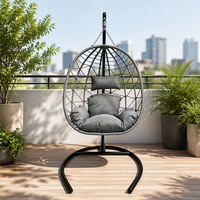 Balançoire suspendue moderne en rotin PE résistant aux UV, avec structure en acier robuste et coussin confortable, idéale pour l'extérieur, le jardin, le parc, l'hôtel