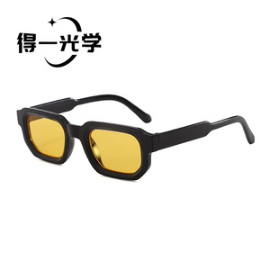 Polygonal <b>Small</b> <b>Frame</b> Square <b>Sunglasses</b> For Women UV400 Black PC <b>Frame</b> Class 2 Sunshades - Product Image 2
