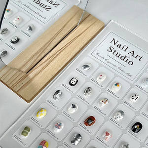 Support d'affichage vertical haut de gamme en acrylique pour échantillons de vernis à ongles, présentoir de luxe transparent pour nail art - Product Image 3