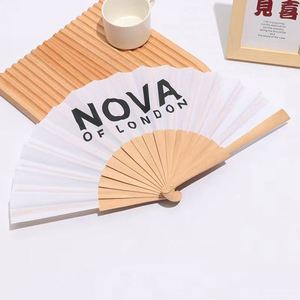 Éventail pliant en bois de 23 cm, best-seller, avec manche en bois de cerisier, design personnalisable, artisanat en bambou, cadeau artisanal fait main - Product Image 1