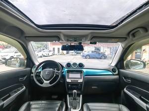 Suzuki <span class=keywords><strong>Vitara</strong></span> 1.4T Turbo 4x4 <span class=keywords><strong>SUV</strong></span> 2016, Conduite à Gauche, Dark R15 Flagship Torque 6AT, Levier de Vitesse Paddle, Sièges en Cuir, Toit Ouvrant - Product Image 5