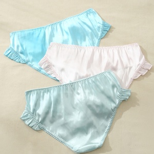 Bragas de seda transpirable sin costuras personalizadas de nuevo diseño, bragas de encaje para niñas, ropa interior de verano para mujer, bragas de seda satinada - Product Image 2