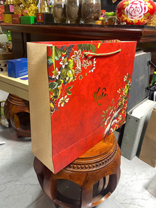 Bolsas de Regalo de Alta Gama con Diseño Floral, Bolsas de Papel para Compras, Proveedor de Bolsas de Recuerdo Premium al por Mayor - Product Image 4