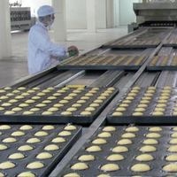 Équipement de boulangerie chaude Machines de mélangeur de gâteau Fabrication automatique de gâteau Machine de production de gâteau automatique