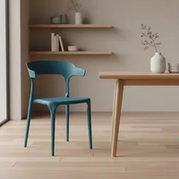 Chaise en plastique PP moderne pour salle à manger d'hôtel, mobilier d'extérieur coloré pour café et cuisine