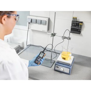 Testo 110 - NTC and Pt100 Temperature <b>Measuring</b> Instrument with App Connection - Product Image 6