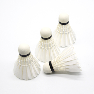 Volant de <span class=keywords><strong>Badminton</strong></span> blanc, bon marché, stabilité de vol Durable, personnalisé OEM, <span class=keywords><strong>Double</strong></span> plume d'oie lissée - Product Image 3